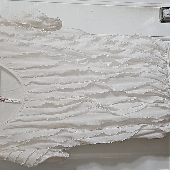 White dressy tee shirt - Picture 3 of 5